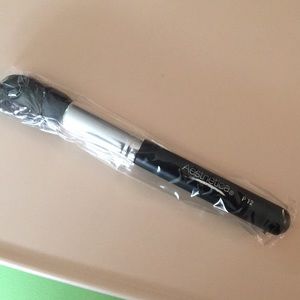 P13 face brush